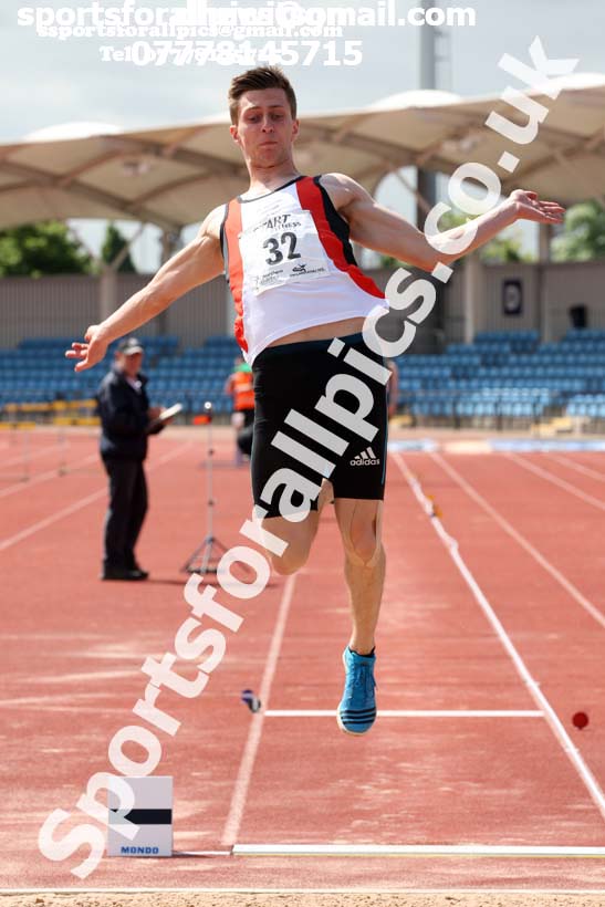 Senior mens long jump, Northern Senior and Under-20s Champs., SportsCity, Manchester. Photo: David T. Hewitson/Sports for All Pics